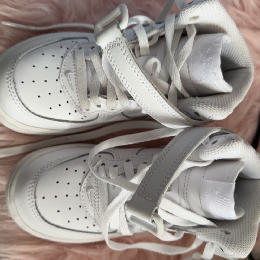 Nike sneakers gently used